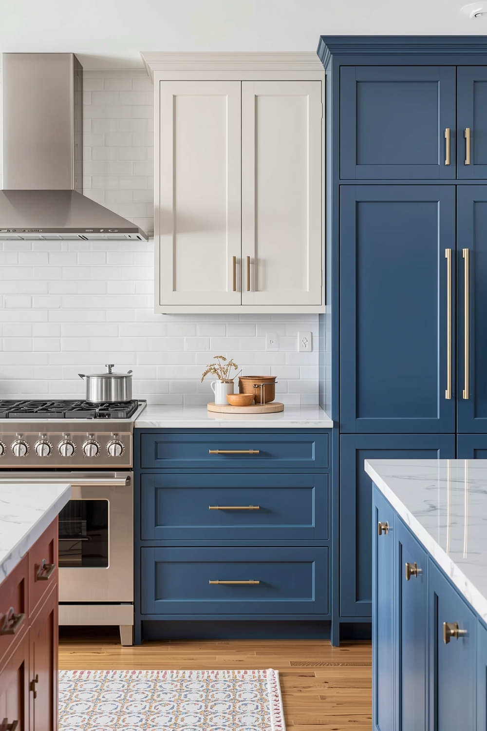 Two-Tone Kitchen Cabinet Trends