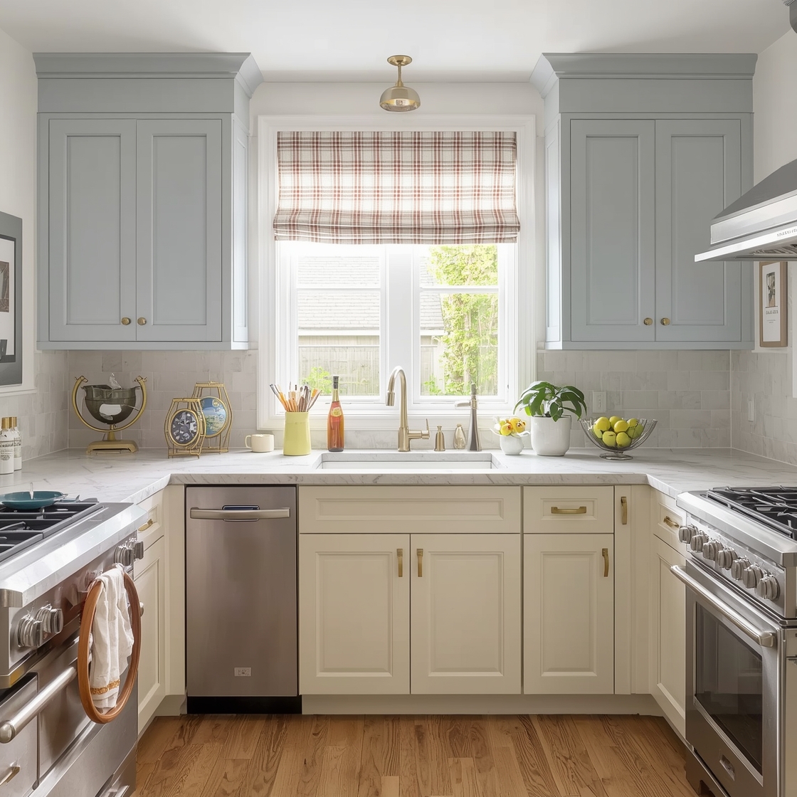 two-tone kitchen cabinet colour